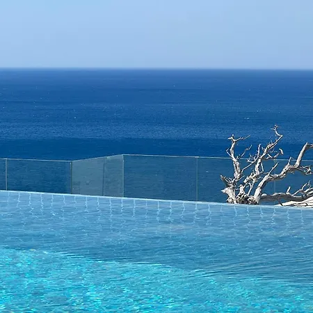 Ellie's Villa *